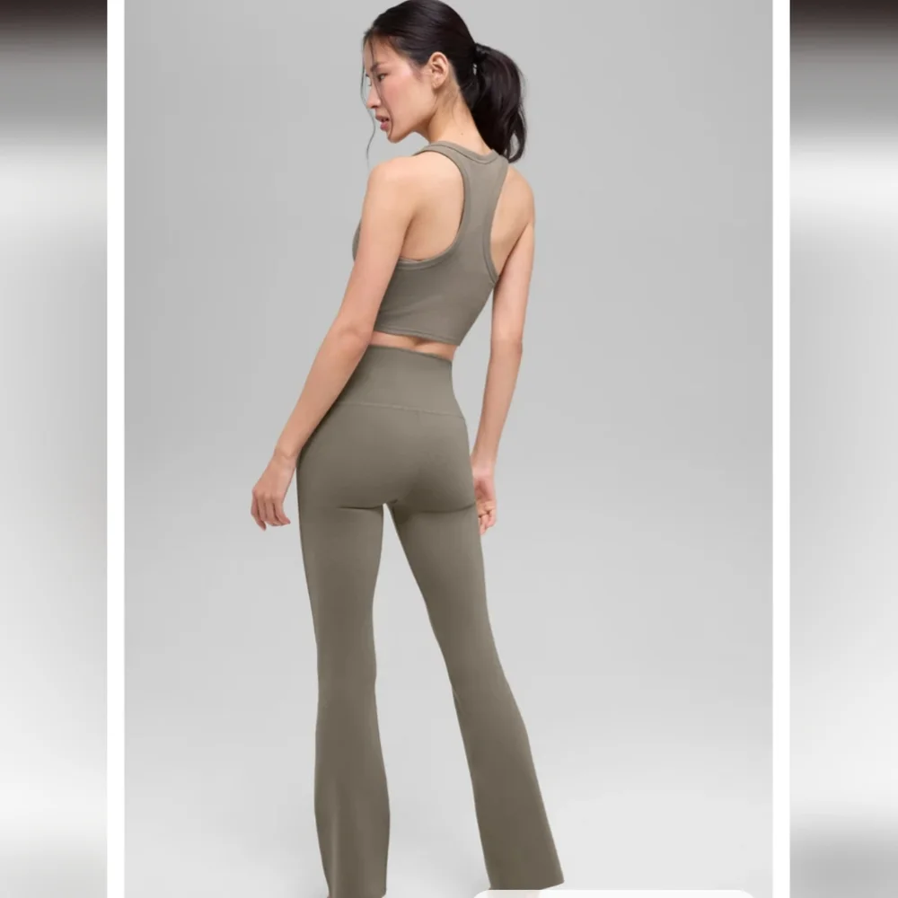 ALO Yoga🤎 NEW COLOR DROP Light Cocca Airbrush High-Waist Bootleg - Picture 6 of 9
